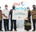 Totalnya Rp 18,19 Miliar 3.638 Guru Honorer Dapat Apresiasi BUMN Dari BNI