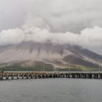 Erupsi Gunung Ruang Batalkan Penerbangan Scoot  AirAsia  Malaysia Airlines