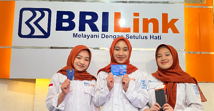 Berkat BRILink Agen  Ibu Rumah Tangga Ini Bangun Usaha   Ciptakan Lapangan Kerja