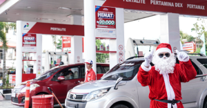 Pertamina Patra Niaga Hadirkan Sinterklas di SPBU Manado Saat Natal