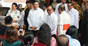 Sambangi Katedral  Menko PMK Pratikno Ajak Perkuat Solidaritas Ke Korban Bencana