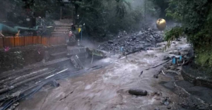 Usai Diterjang Banjir Bandang  Kawasan Wisata Guci Tegal Langsung Diperbaiki