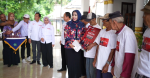 Dapat Becak Listrik  Penarik Becak Sidoarjo Ramai ramai Doakan Prabowo