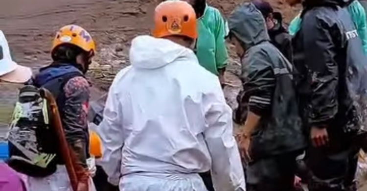 Evakuasi Korban Longsor Cisarua  KDM Soroti Isu Alih Fungsi Lahan