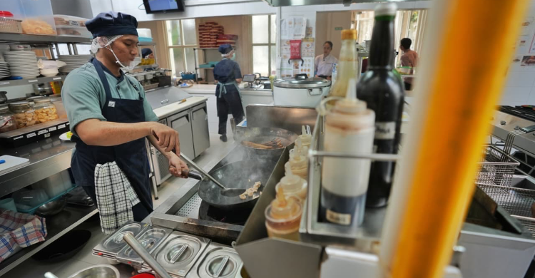 Gas Bumi PGN Jaga Cita Rasa Bon Ami Surabaya