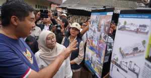 Jelang Akhir Tahun Menteri Ara Cek Renovasi Rumah Hingga Bagi Beras Ke Warga Menteng