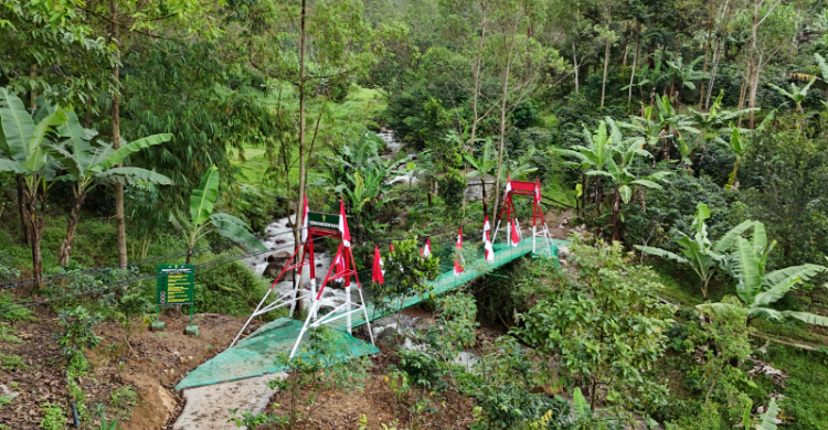 Jembatan Cisurupan Rampung  Akses Sekolah Warga Garut Makin Mudah