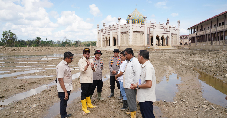 Pemulihan Ponpes Darul Mukhlisin Dikebut  KSP Siap Kawal Pemanfaatan Kayu Hanyut