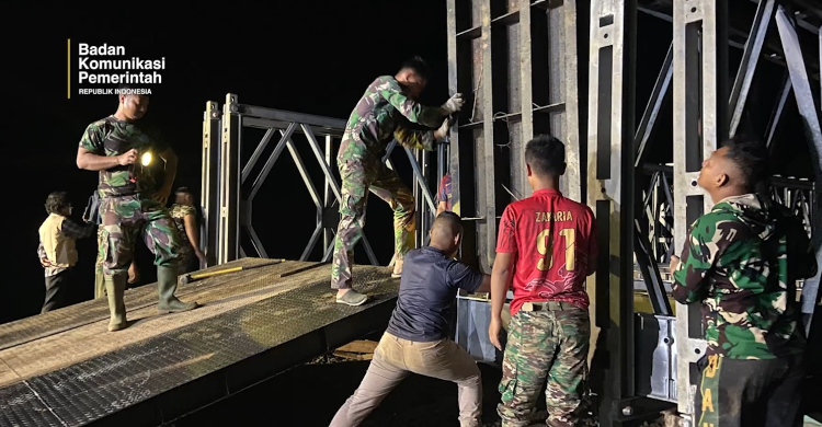 Prajurit Ceritakan Momen Warga Aceh Bantu TNI Bangun Jembatan