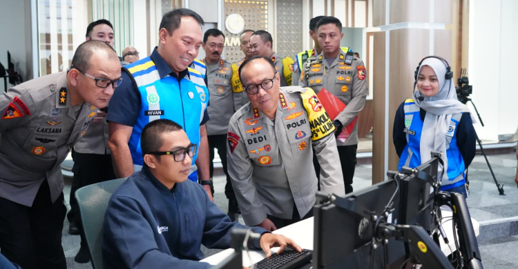 Wakapolri Pantau Arus Balik Nataru di Command Center Tol Jasa Marga Jatiasih