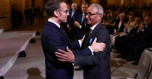 Penjual Koran Terakhir Paris  Ali Akbar Dianugerahi Medali Kehormatan Prancis