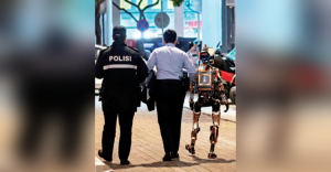 Bikin Lansia Takut Dan Jatuh  Robot Diamankan Polisi