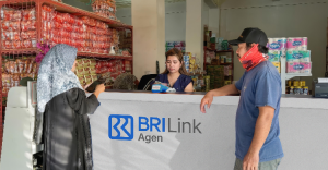 BRILink Agen Rieche Endah Bantu Permudah Transaksi Perbankan Warga di Sumbawa
