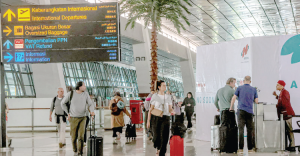 Timteng Memanas  Banyak Penerbangan Dibatalkan Operasional Bandara Soetta Tetap Aman  Tertib   Lancar