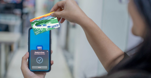 Top Up BRIZZI Makin Praktis  BRI Bantu Pemudik Hindari Antrean di Tol