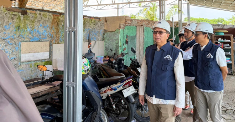 Tugure Renovasi Atap Panti Asuhan Di Serang  Perkuat Komitmen CSR