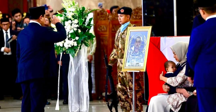Berikan Penghormatan Terakhir Kepada Jenazah Prabowo Kecam Serangan Terhadap 3 TNI di Lebanon