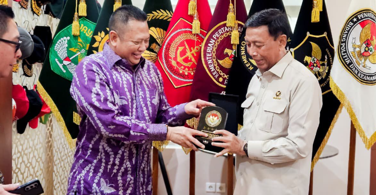 Ditemui Bamsoet  Wiranto Dukung Revisi UU Darurat tentang Senjata Api