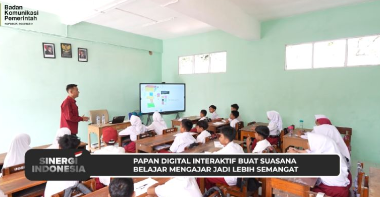 Guru di Bogor Ungkap Manfaat Papan Digital Interaktif  Murid Lebih Semangat