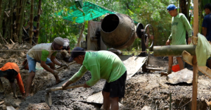 Jawab Penantian 15 Tahun Warga Jembatan Sasak Bambu di Kelurahan Sambeng Bersalin Rupa Jadi Beton