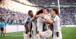Liga Italia Napoli dan Juventus Sama sama Menang  Papan Memanas