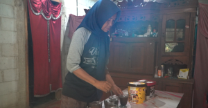 Sempat Tak Punya Ongkos  Ibu Ini Kembali Sekolahkan Anak Berkat Asrama Gratis