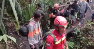 Aktivitas Vulkanik Masih Tinggi 1 WNI Ditemukan Meninggal Dekat Bibir Kawah Gunung Dukono