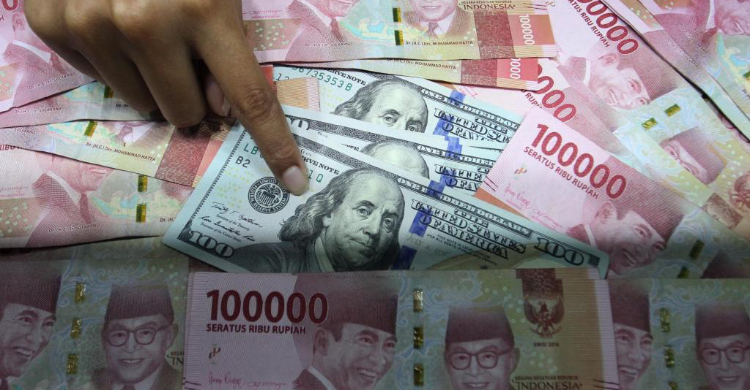 Masih Loyo  Rupiah Dibuka Rp 17 628 Per Dolar AS