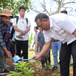 Menteri Jumhur Bersama KPA Tanam 1000 Pohon di Cianjur