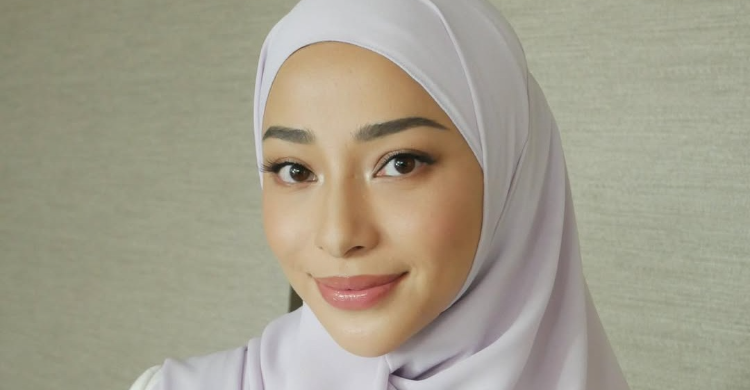 Nikita Willy  Pakai Hijab Tetap Glowing