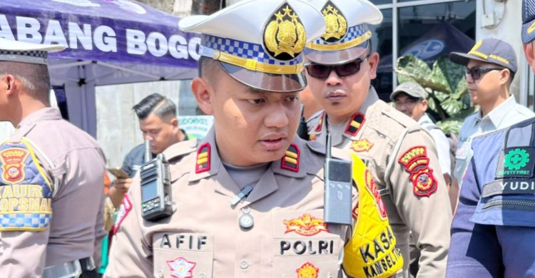 Polres Bogor Berlakukan One Way Situasional Di Jalur Puncak