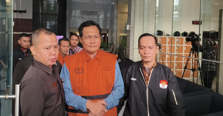 Ditahan KPK  Bupati Muara Enim Edison Pilih Bungkam