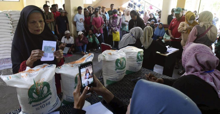 Duh  1 4 Juta Lansia Terancam Kehilangan Bansos