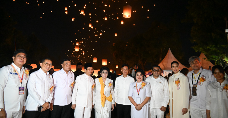 Hadiri Waisak Nasional Di Borobudur  Gibran Ajak Umat Buddha Perkuat Toleransi