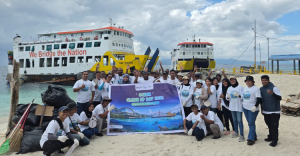 Hari Laut Sedunia  ASDP Bersihkan 13 Ton Sampah Laut dan Pesisir