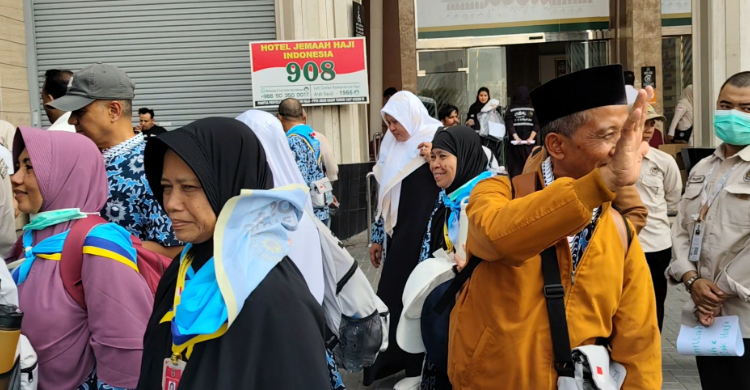 Kemenhaj Pastikan Pemulangan Lancar Zamzam Dibagi Di Indonesia