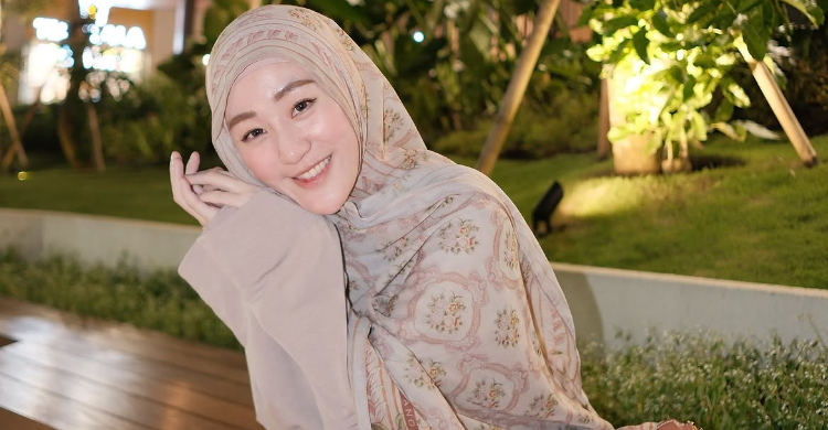 Larissa Chou  Bantah Selingkuh
