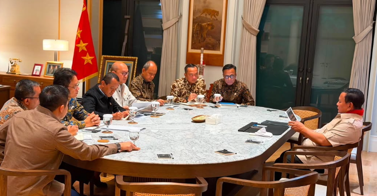 Rapat Di Kertanegara Hari Minggu  Prabowo Bahas Lonjakan Investasi Ke RI
