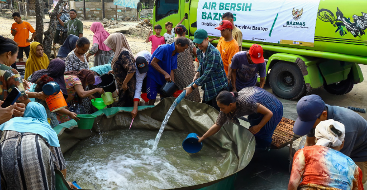 BAZNAS Salurkan 48 Ribu Liter Air Bersih Untuk Warga Di Pandeglang