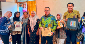 Berawal dari Mesin Jahit Bekas  Nasabah PNM Kini Hidupi 5 Keluarga
