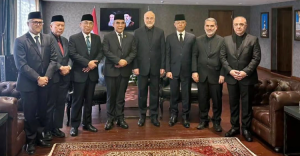 Hadiri Pemakaman Khamenei Menlu   Ketua MPR Ajak Bos NU   Muhammadiyah