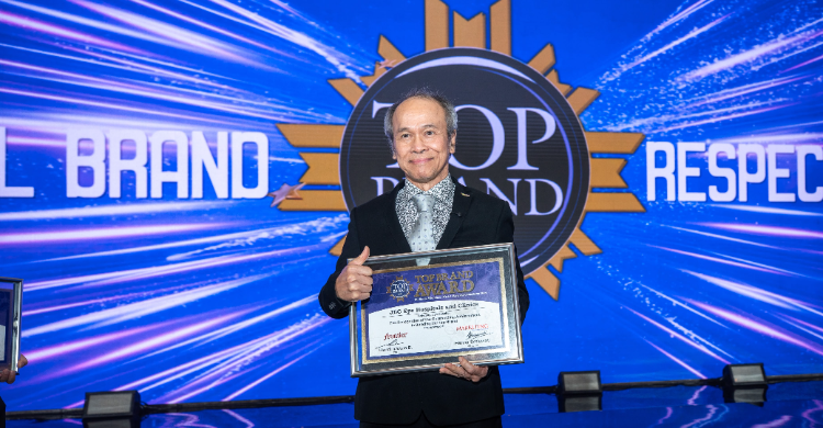 JEC Raih Top Brand Award 2026 Perkuat Komitmen Layanan Kesehatan Mata Tepercaya