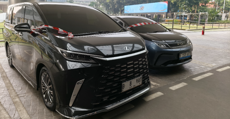 Kejagung Sita 2 Mobil Mewah Bos PT YAT di Kasus Korupsi MBG
