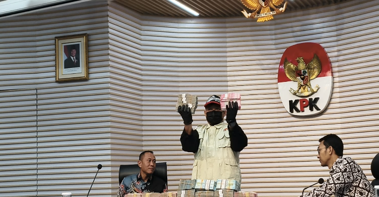 OTT Bupati Lombok Barat  KPK Sita Barang Bukti Senilai Rp 9 06 Miliar