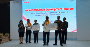 Perkuat Pendidikan Vokasi  TMMIN Donasikan Mesin Kendaraan Ke 2 SMK Di Bali