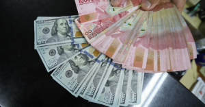 Rupiah Loyo Ke Rp 18 069  Tertekan Sentimen Domestik