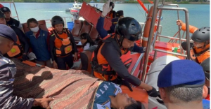 KMP Putri Yasmin Terbakar  Tim SAR Evakuasi 172 Penumpang Selamat  1 Meninggal
