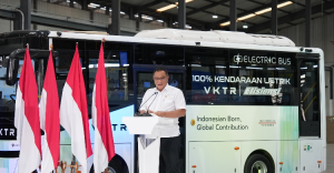 Menteri LH Jumhur Hidayat Dorong Industri Hijau   Kendaraan Listrik di Magelang