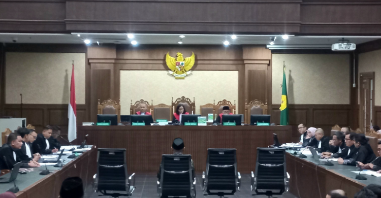 Sidang Perdana Yaqut  Istri Minta Doa Dan Dukungan